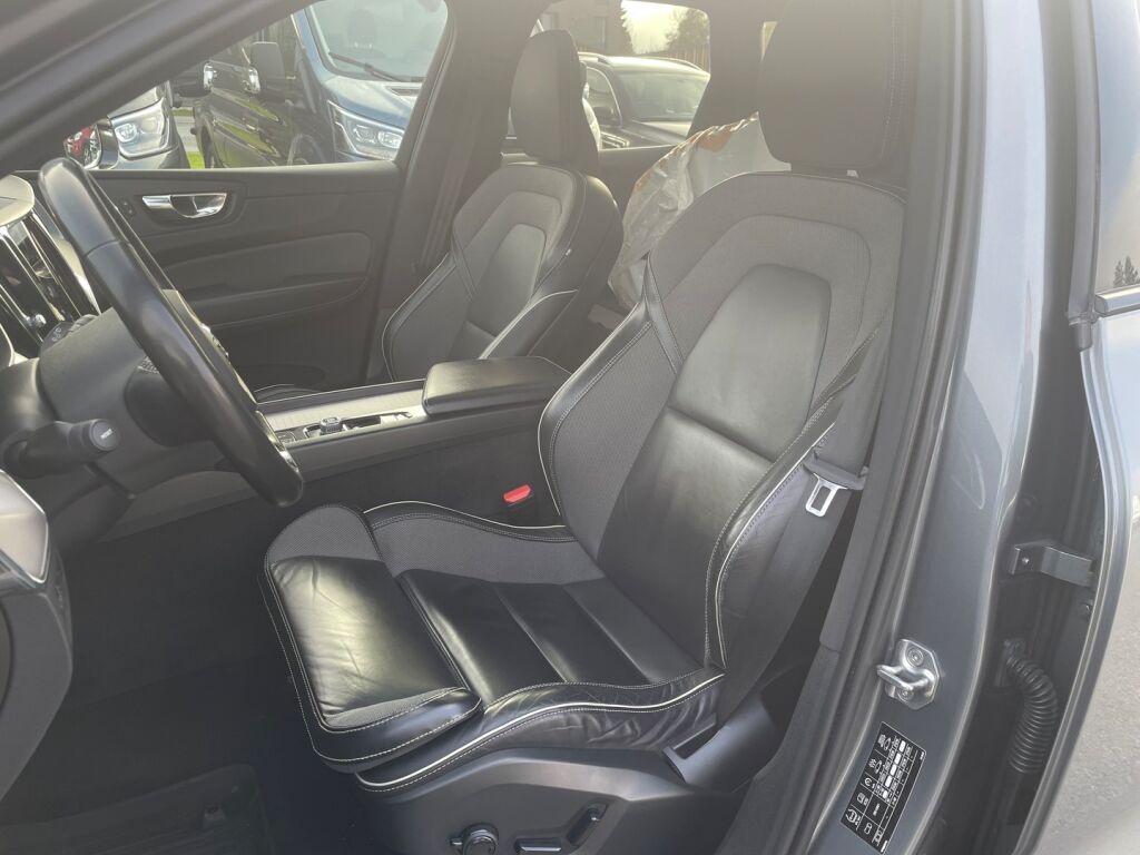 Volvo XC60 2021 Harmaa
