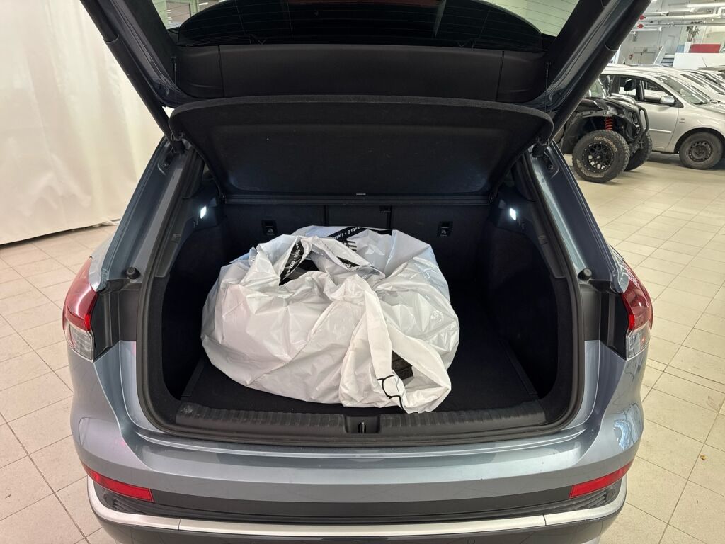 Audi Q4 e-tron 2021 Harmaa