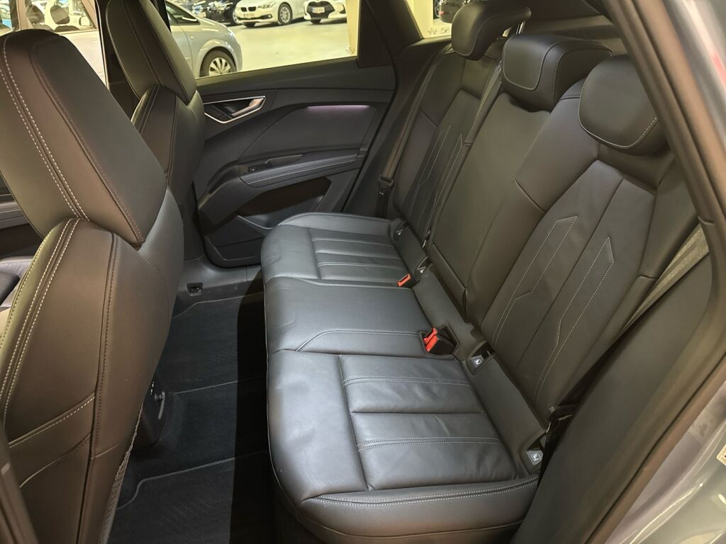 Audi Q4 e-tron 2021 Harmaa