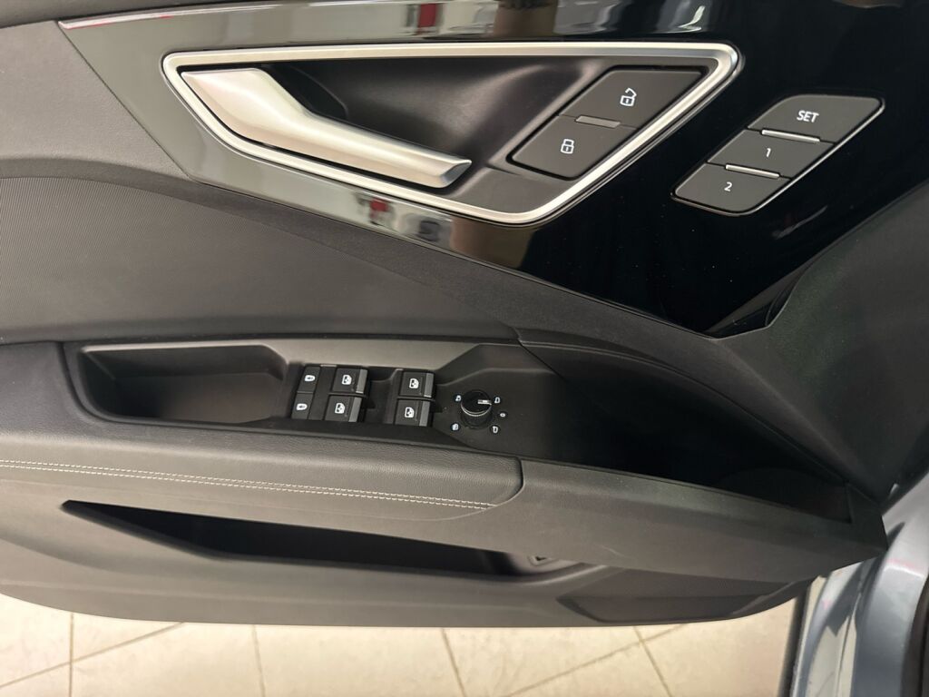 Audi Q4 e-tron 2021 Harmaa