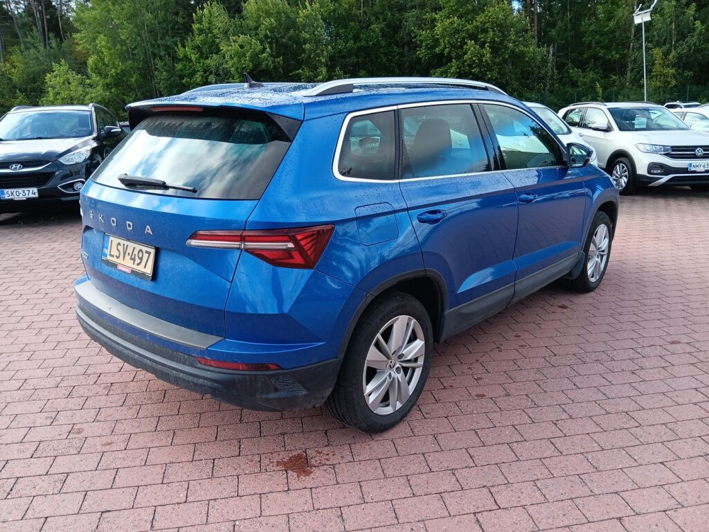 Skoda Karoq 2024 Sininen