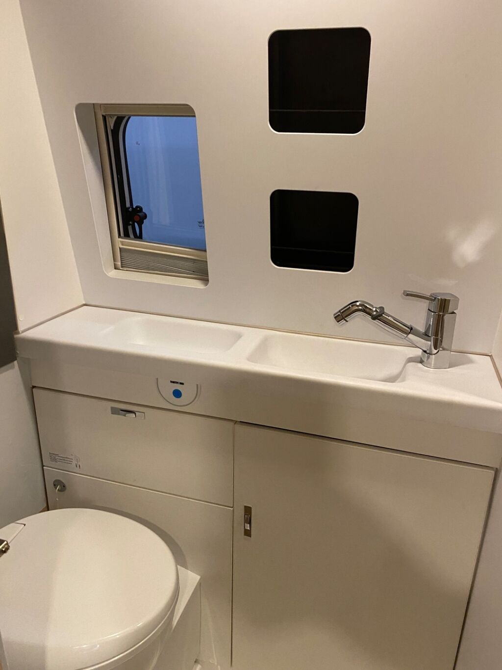 Weinsberg CaraBus 600 MQ CoastCamper 2024 Harmaa