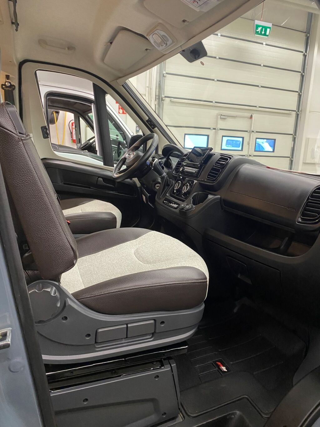 Weinsberg CaraBus 600 MQ CoastCamper 2024 Harmaa