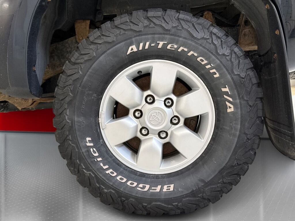 Toyota Hilux 2013 Harmaa