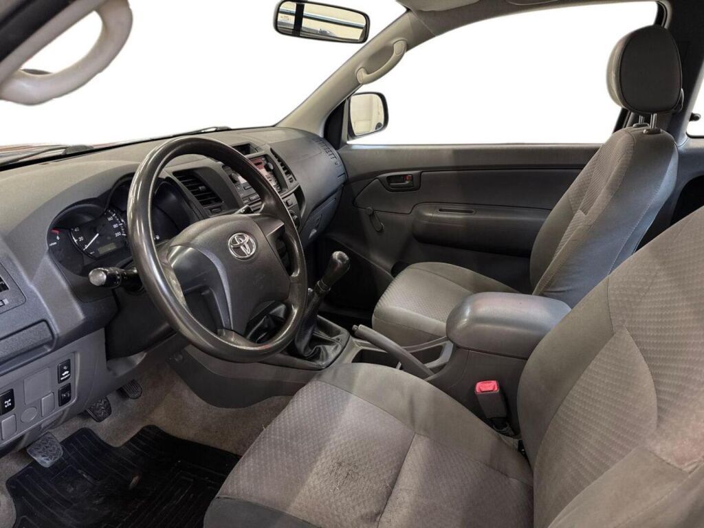 Toyota Hilux 2013 Harmaa