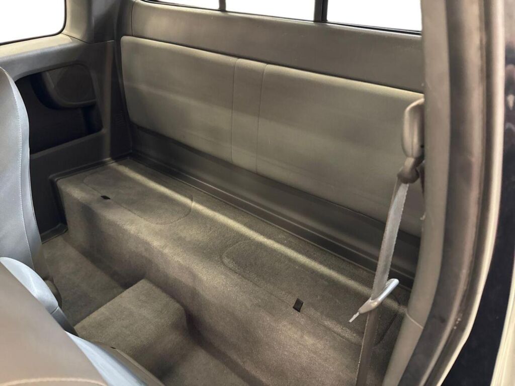 Toyota Hilux 2013 Harmaa