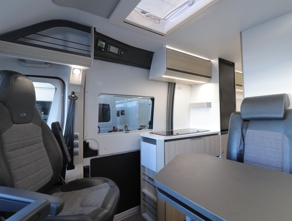 Adria TWIN 600 SP 2024 9