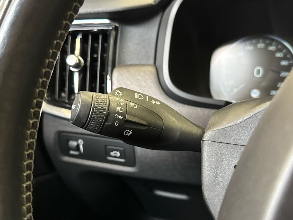 Volvo V90 Cross Country 2018 Harmaa