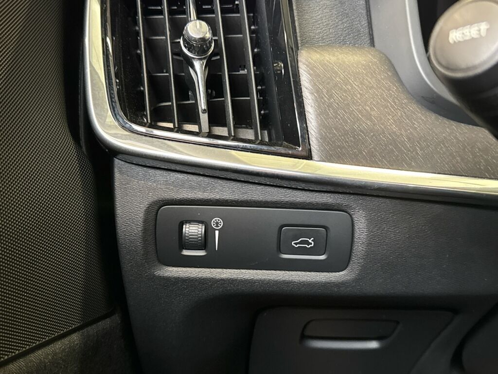 Volvo V90 Cross Country 2018 Harmaa