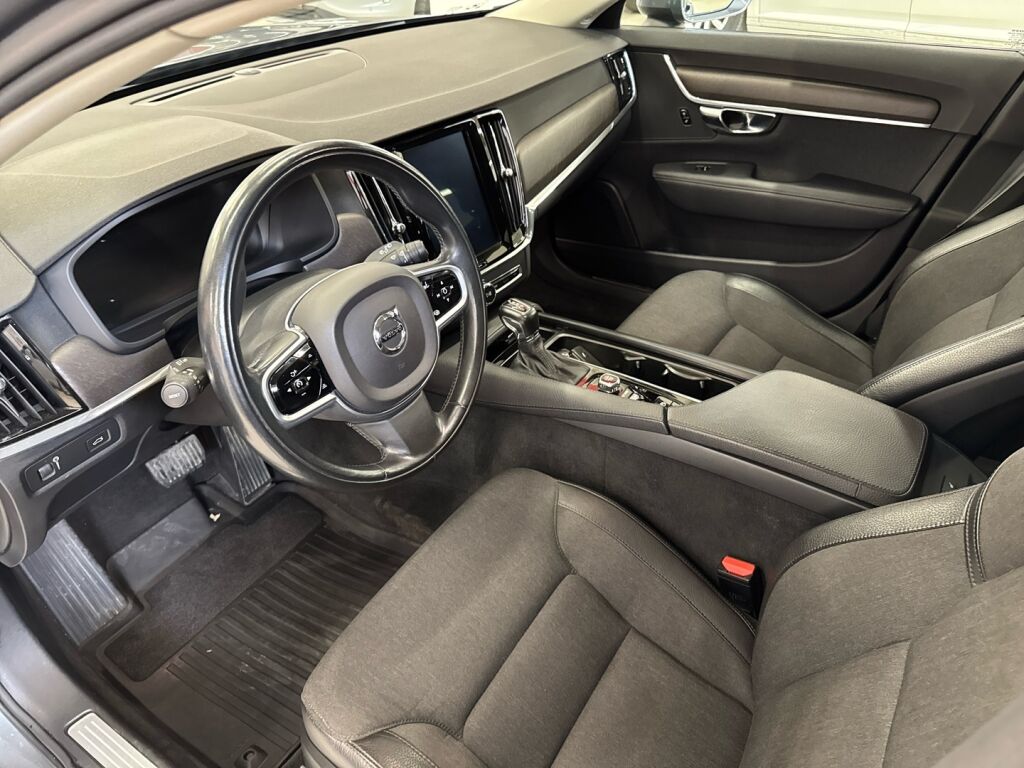 Volvo V90 Cross Country 2018 Harmaa
