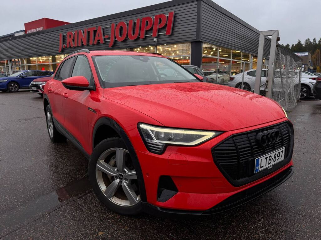 Audi e-tron 2022 Punainen