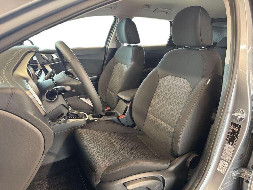 Kia Ceed 2025 Harmaa