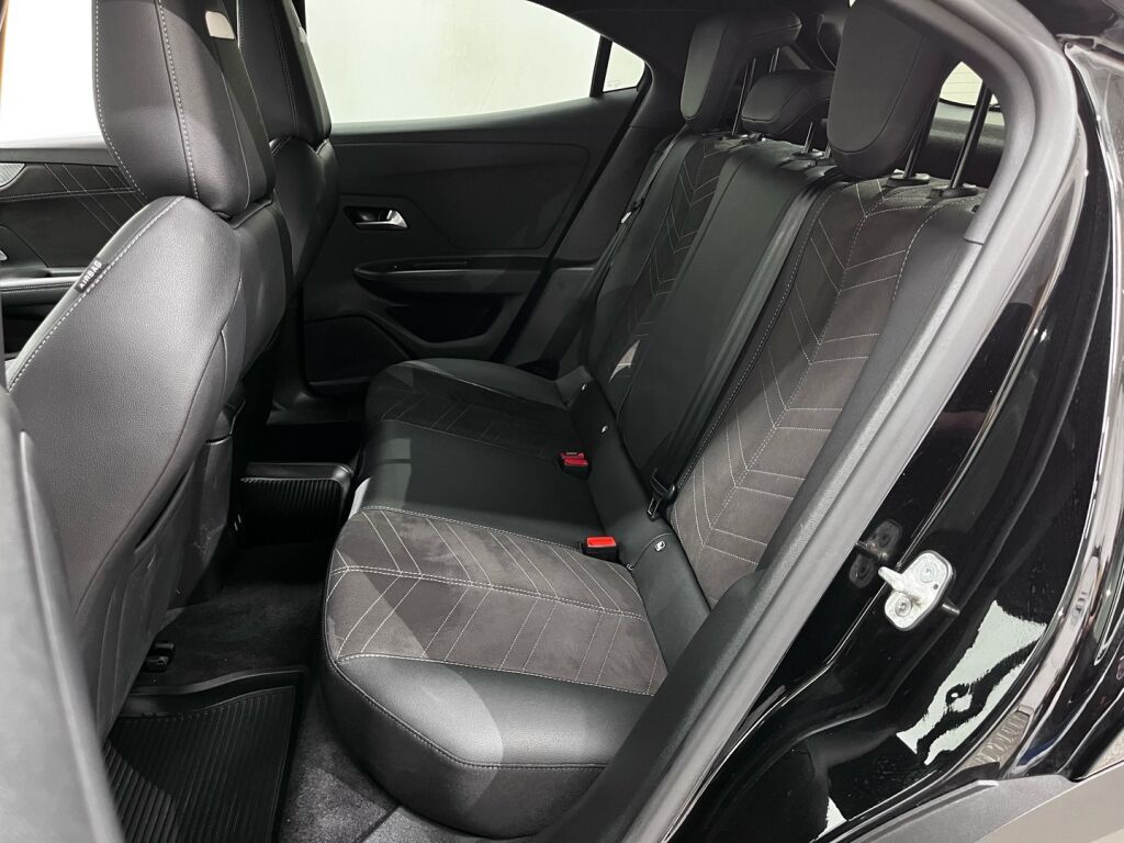 Opel Mokka-e 2022 met. musta