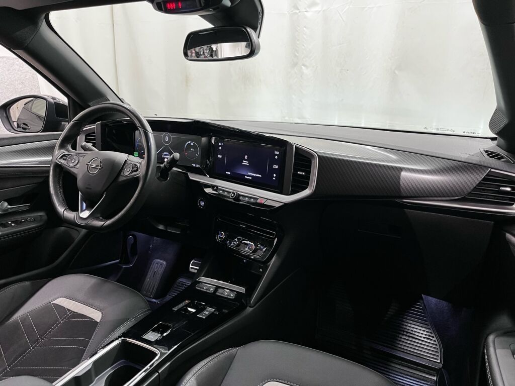 Opel Mokka-e 2022 met. musta