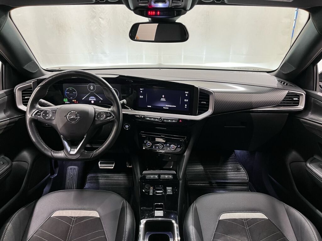 Opel Mokka-e 2022 met. musta
