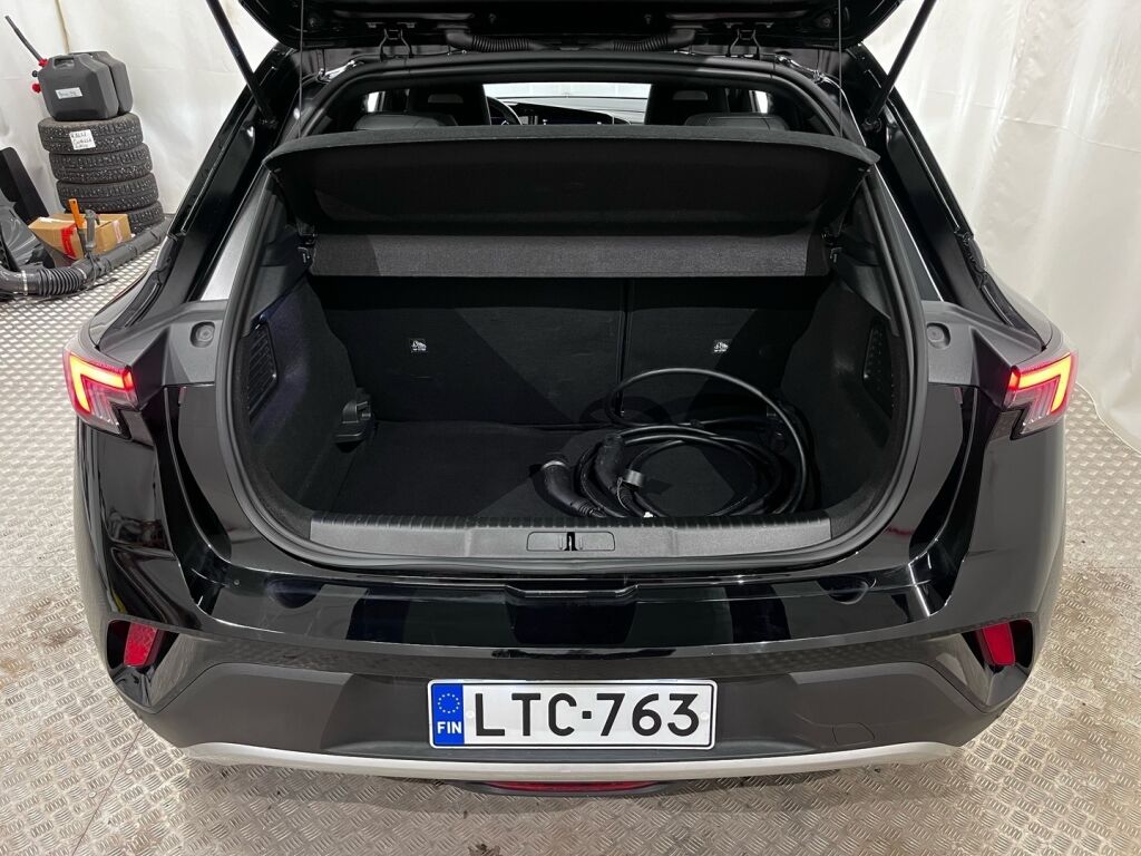 Opel Mokka-e 2022 met. musta