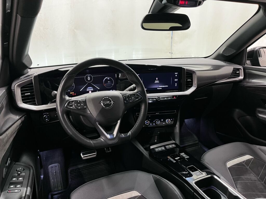 Opel Mokka-e 2022 met. musta