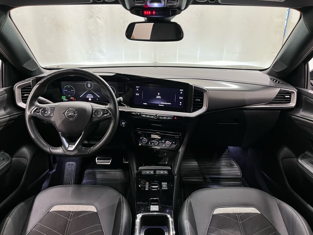 Opel Mokka-e 2022 met. musta
