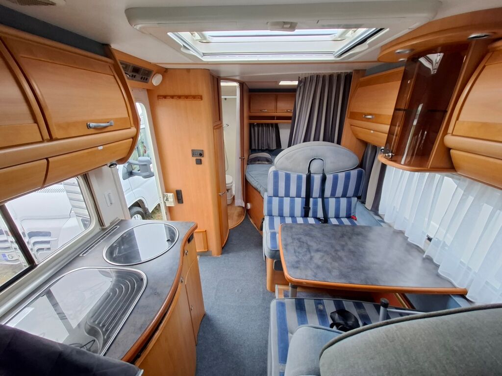 LMC Liberty TI 6000 2005 Valkoinen