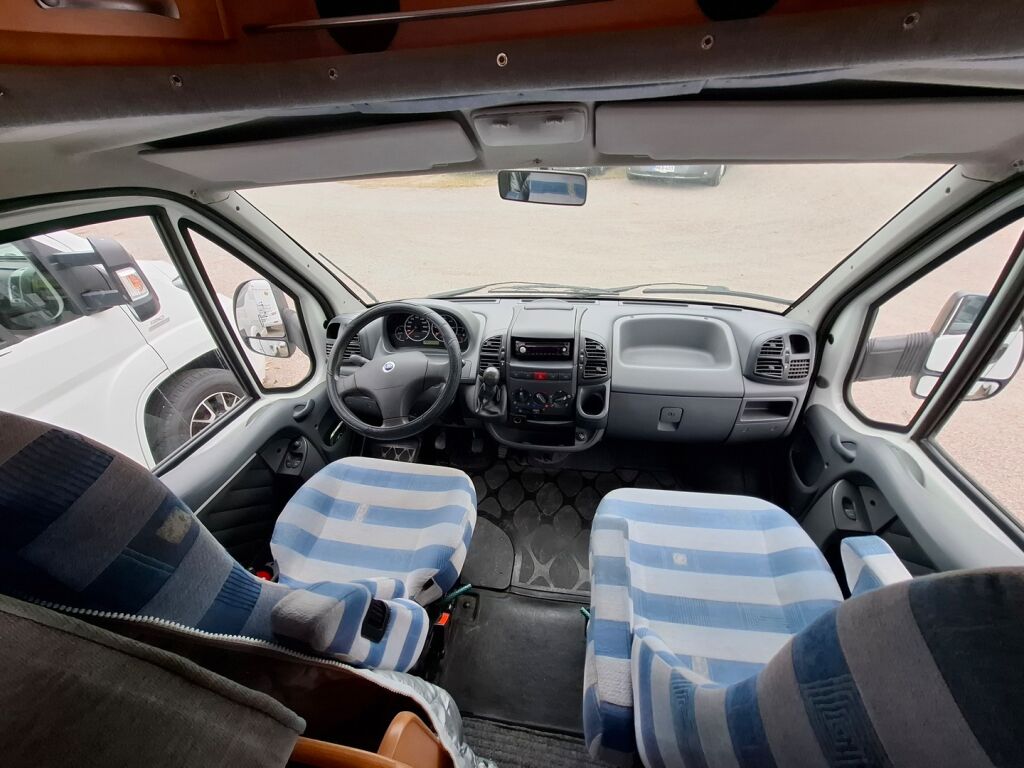 LMC Liberty TI 6000 2005 Valkoinen