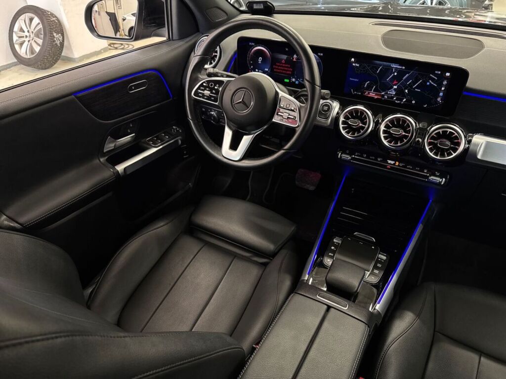 Mercedes-Benz EQB 2022 Musta