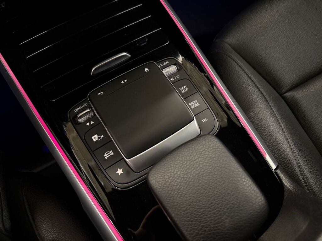 Mercedes-Benz EQB 2022 Musta