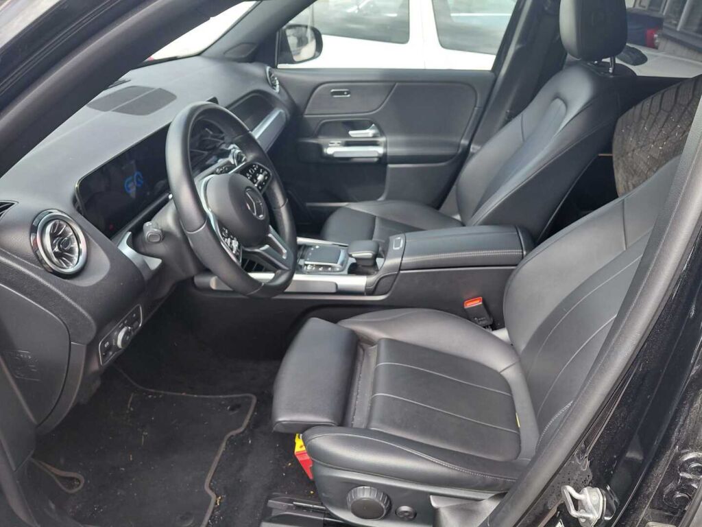 Mercedes-Benz EQB 2022 Musta