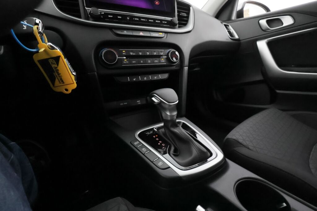 Kia Ceed 2025 Harmaa