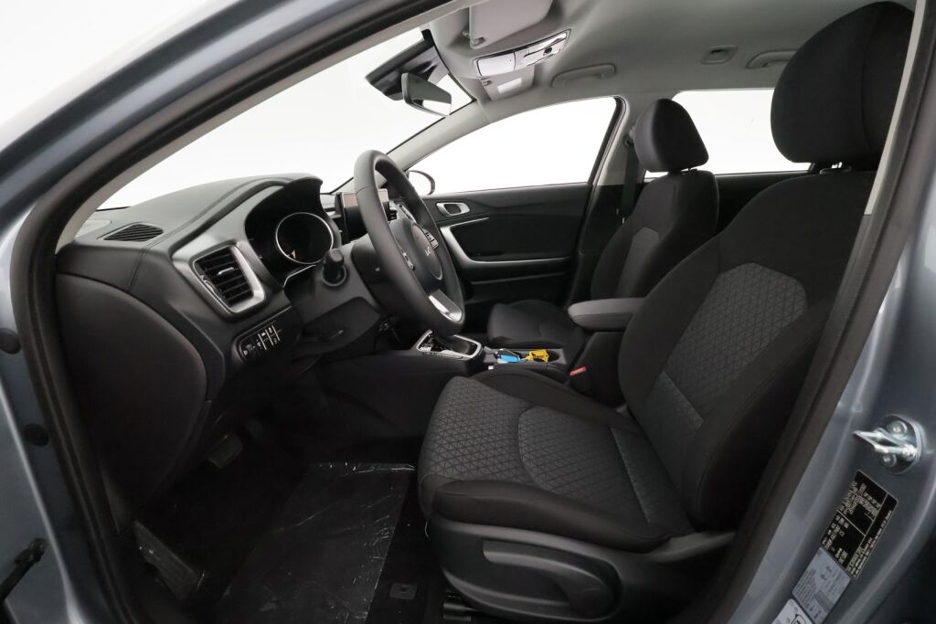 Kia Ceed 2025 Harmaa