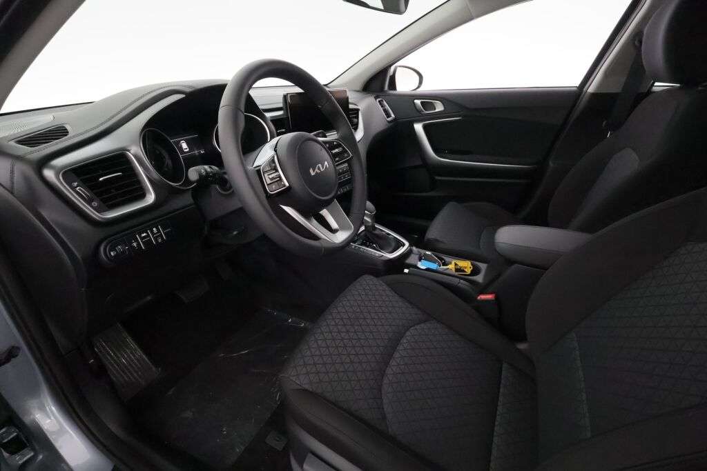 Kia Ceed 2025 Harmaa