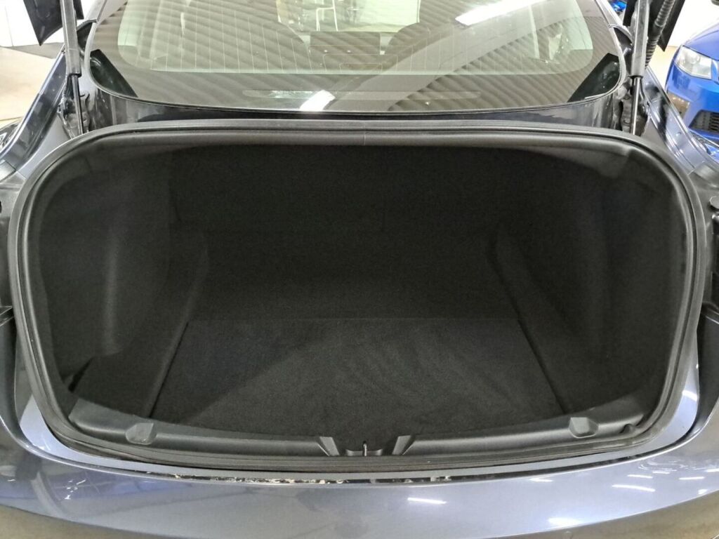 Tesla Model 3 2020 Harmaa