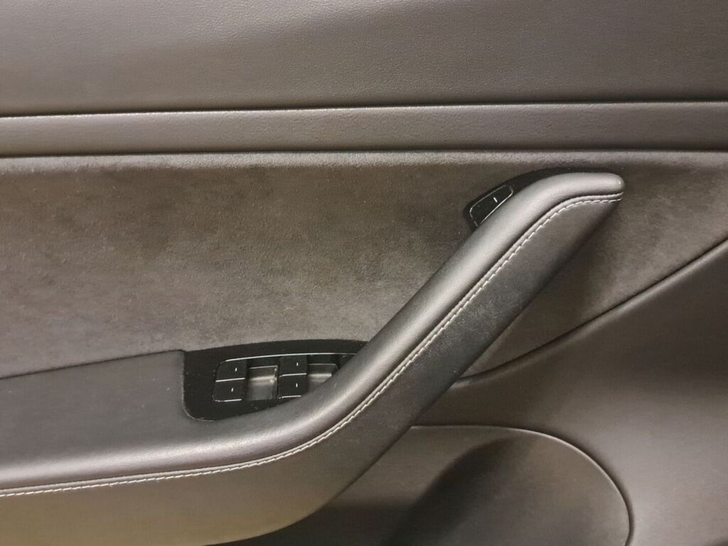 Tesla Model 3 2020 Harmaa