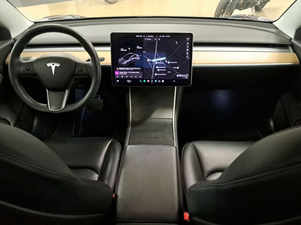 Tesla Model 3 2020 Harmaa