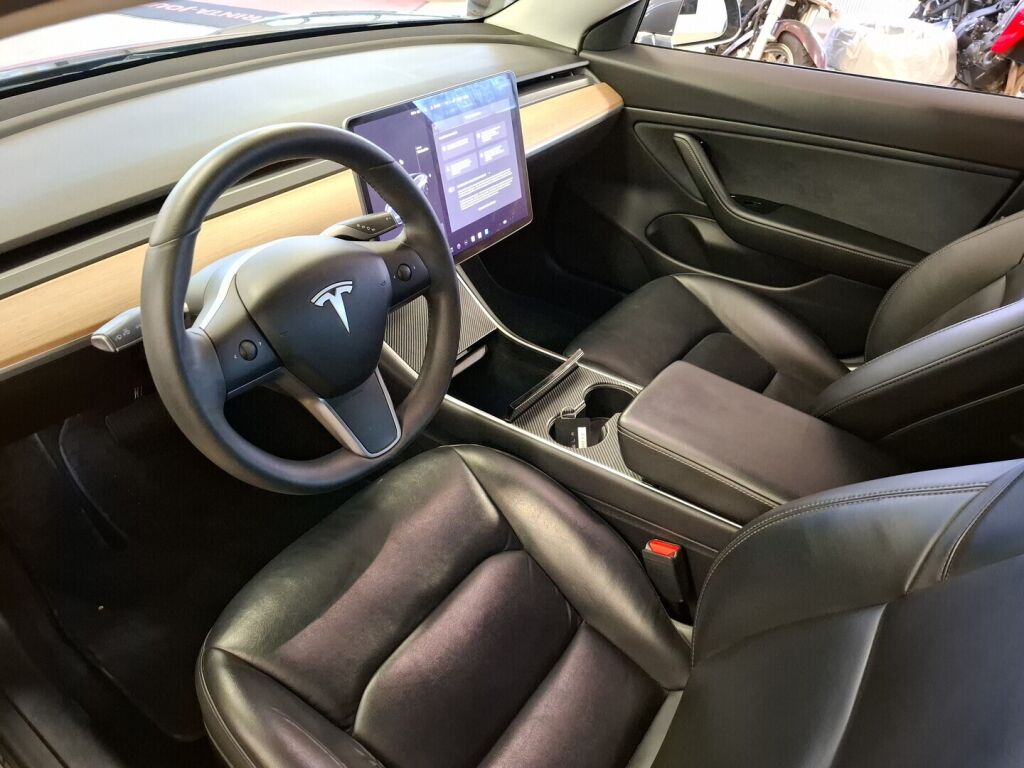 Tesla Model 3 2020 Harmaa