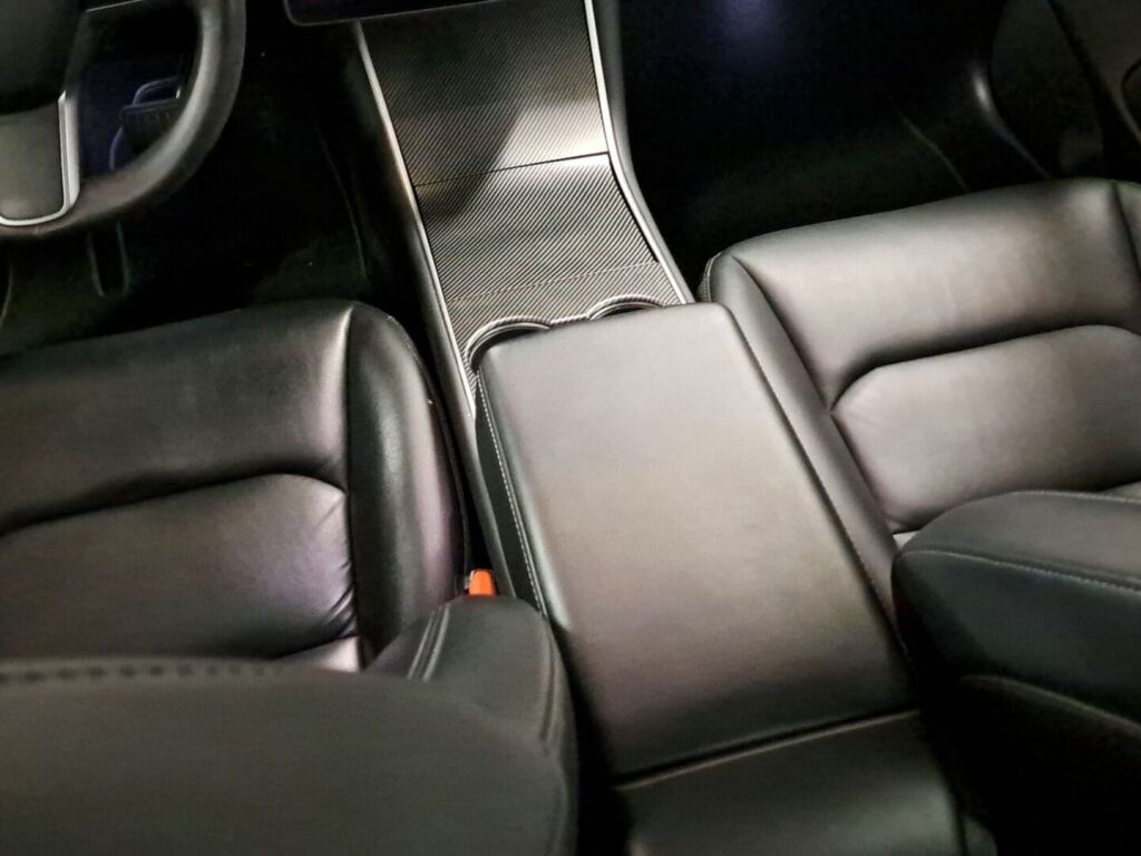 Tesla Model 3 2020 Harmaa