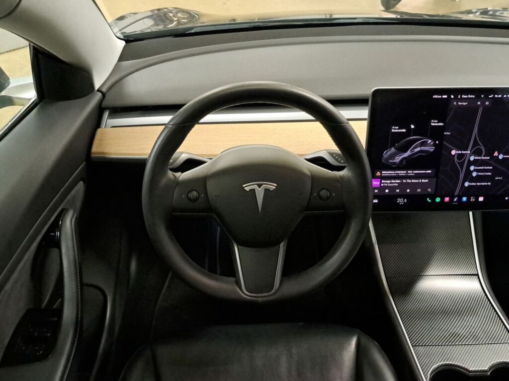 Tesla Model 3 2020 Harmaa