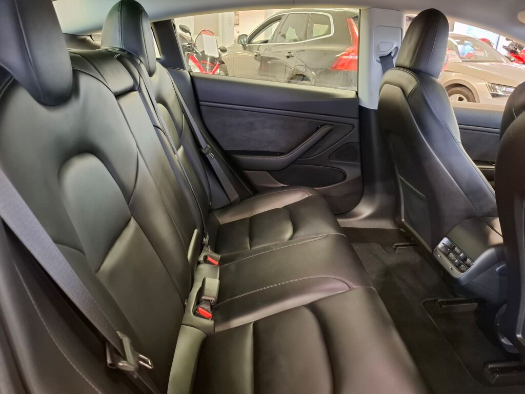 Tesla Model 3 2020 Harmaa