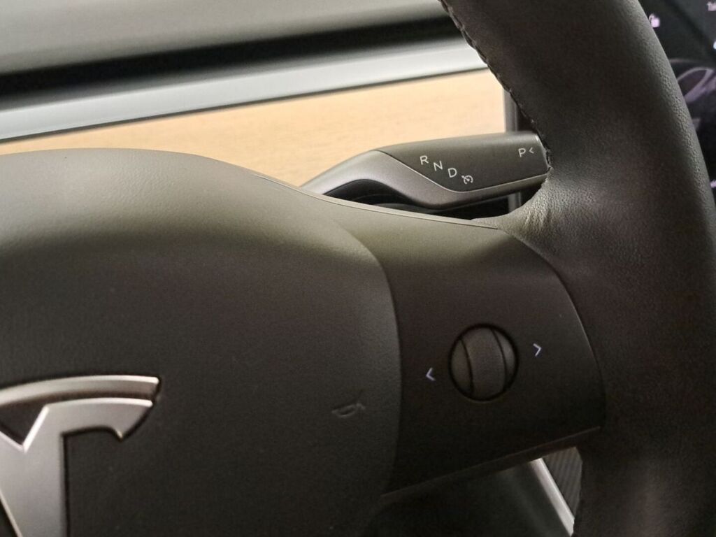 Tesla Model 3 2020 Harmaa