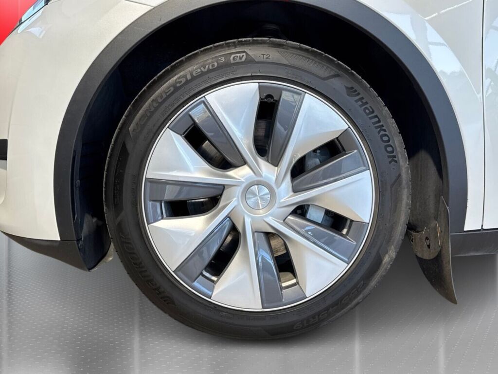 Tesla Model Y 2023 Valkoinen