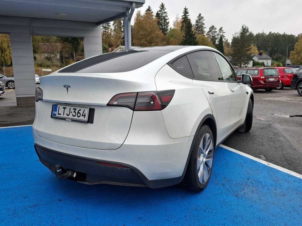 Tesla Model Y RWD 2023, kuva 5/8