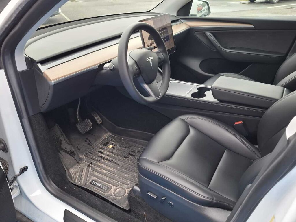 Tesla Model Y RWD 2023, kuva 6/8