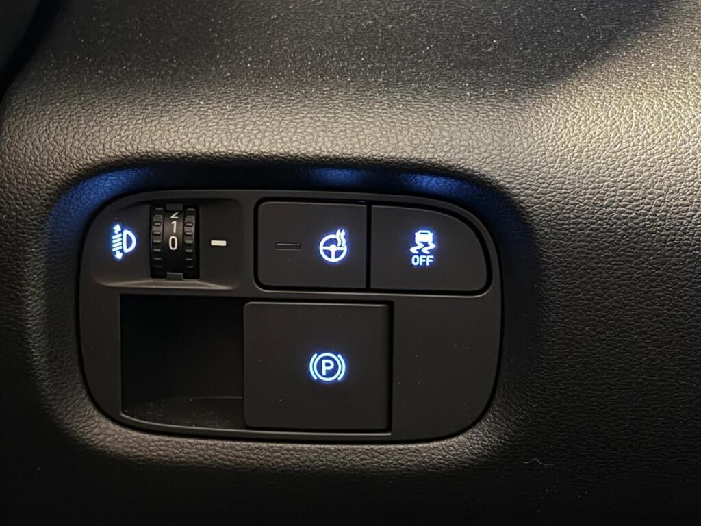 Hyundai INSTER 2025 Oranssi