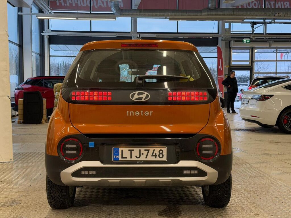 Hyundai INSTER 2025 Oranssi