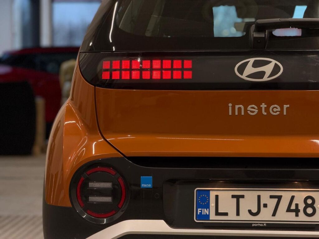 Hyundai INSTER 2025 Oranssi