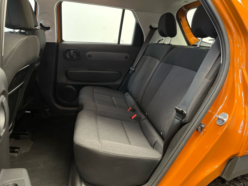 Hyundai INSTER 2025 Oranssi