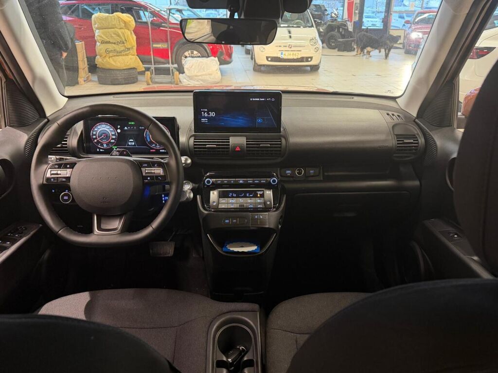 Hyundai INSTER 2025 Oranssi