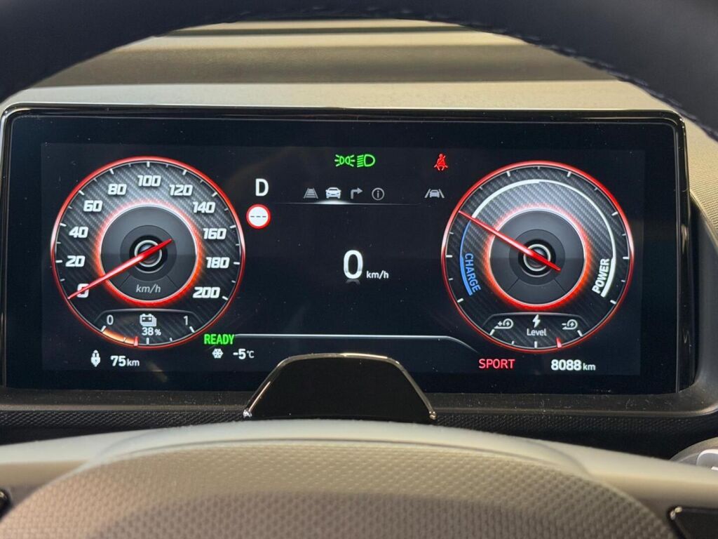 Hyundai INSTER 2025 Oranssi