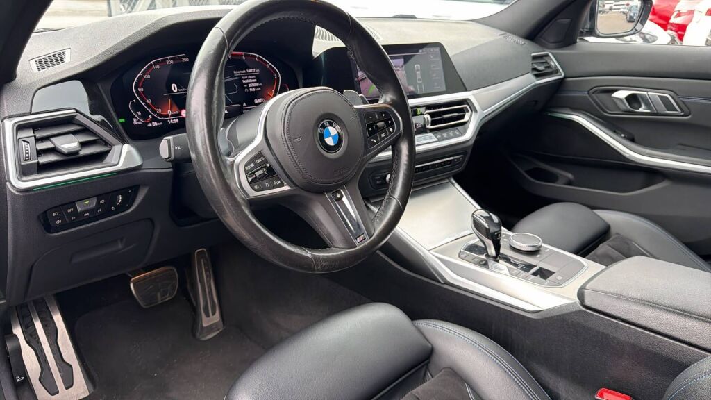 BMW 330 2019 Harmaa