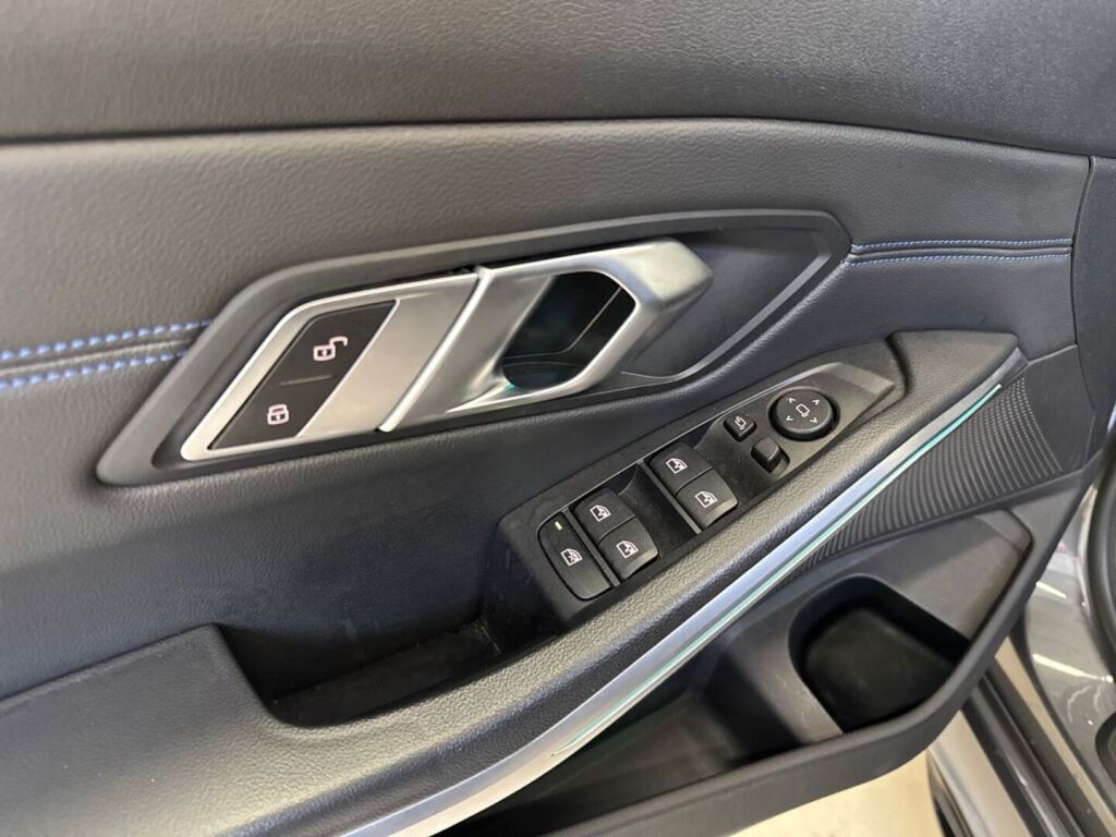 BMW 330 2019 Harmaa