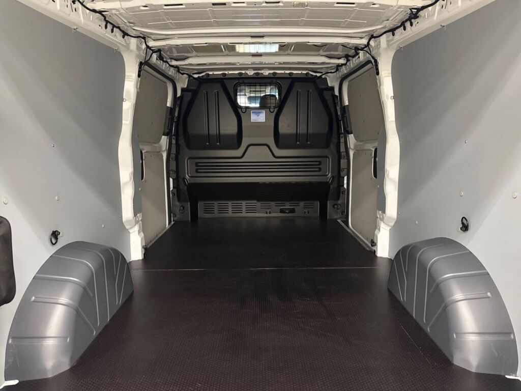 Ford Transit Custom 2026 Valkoinen